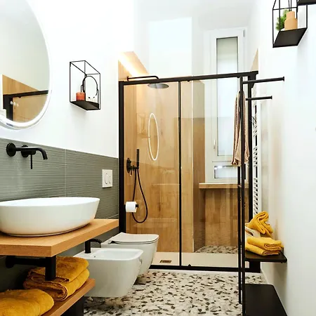 Urban Flats Sanzio 20 - Vicino A Duomo, Stadio E Fiera Апартаменты *